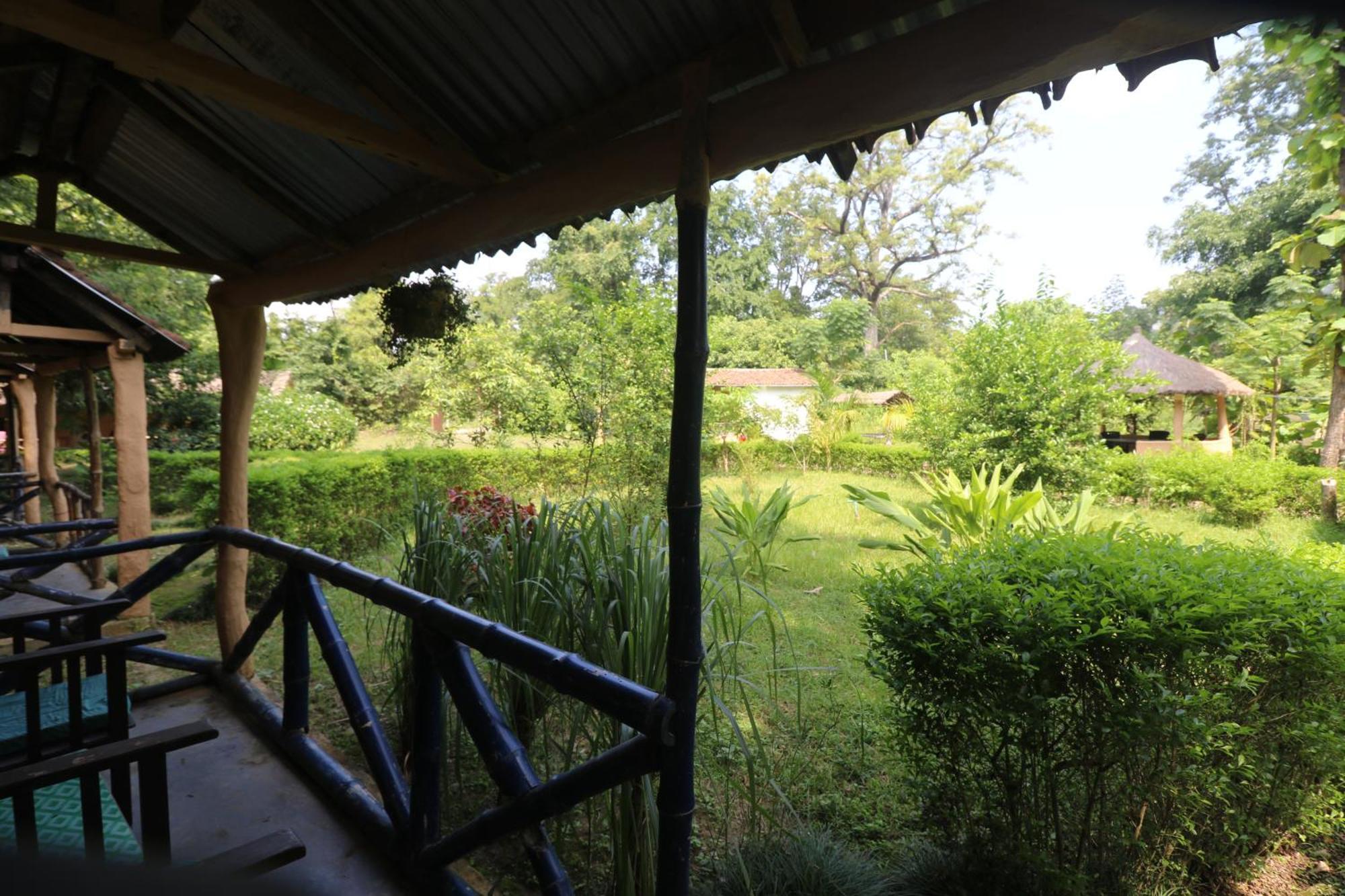 Hotel Wild Planet Eco Retreat à Bardiya Extérieur photo
