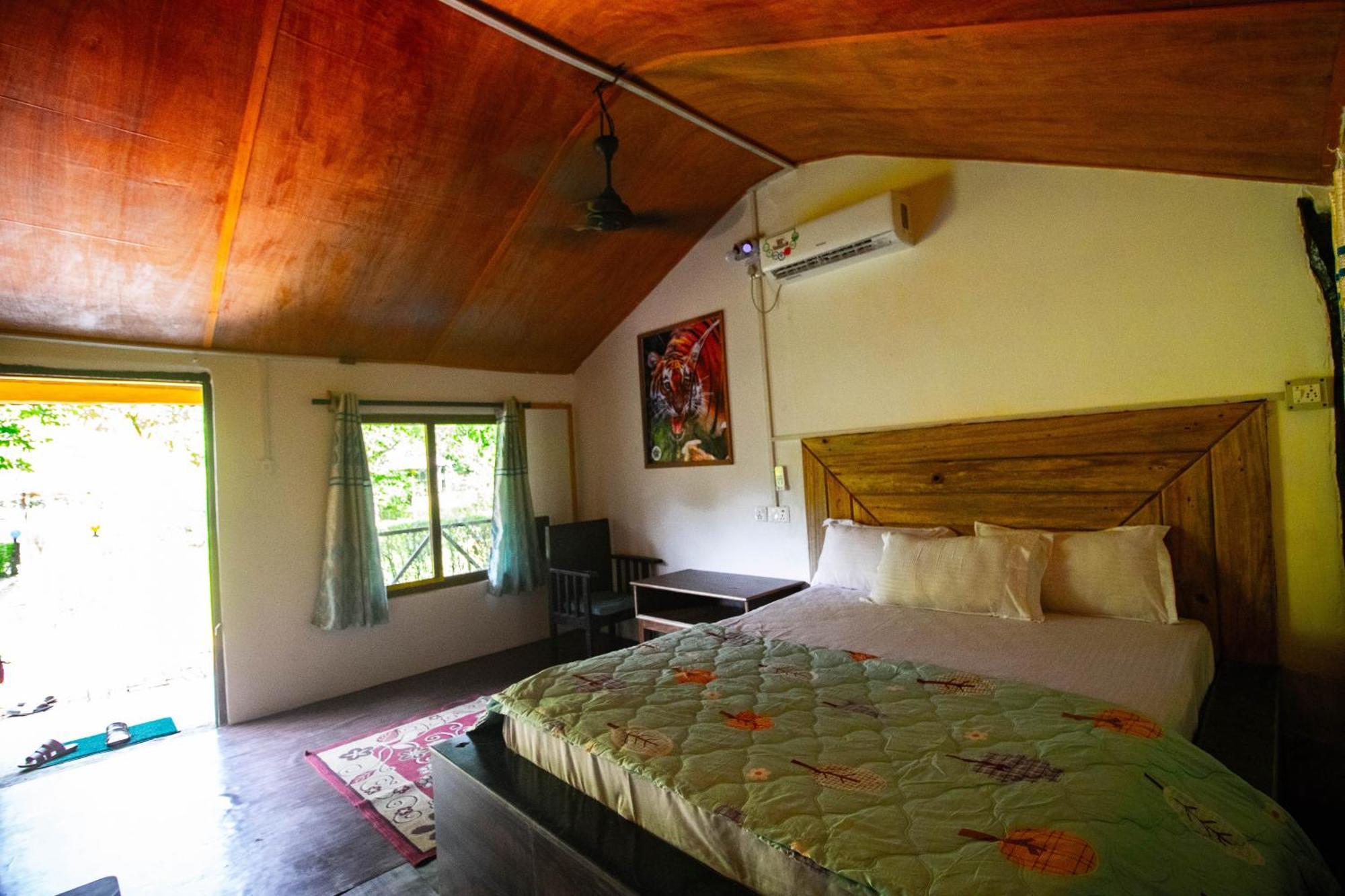 Hotel Wild Planet Eco Retreat à Bardiya Extérieur photo