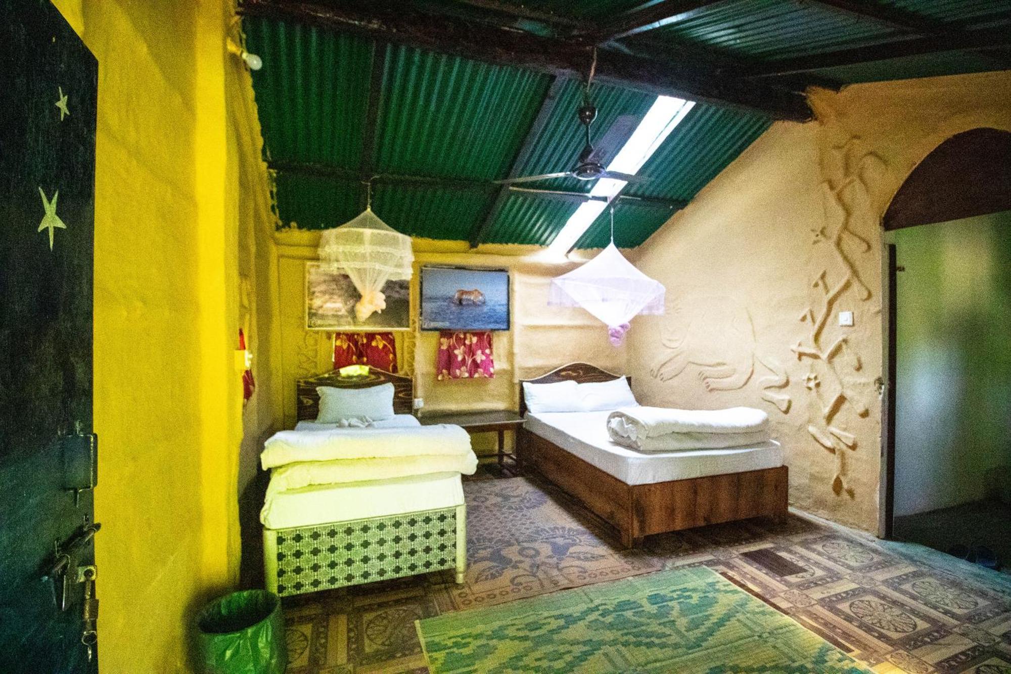 Hotel Wild Planet Eco Retreat à Bardiya Extérieur photo